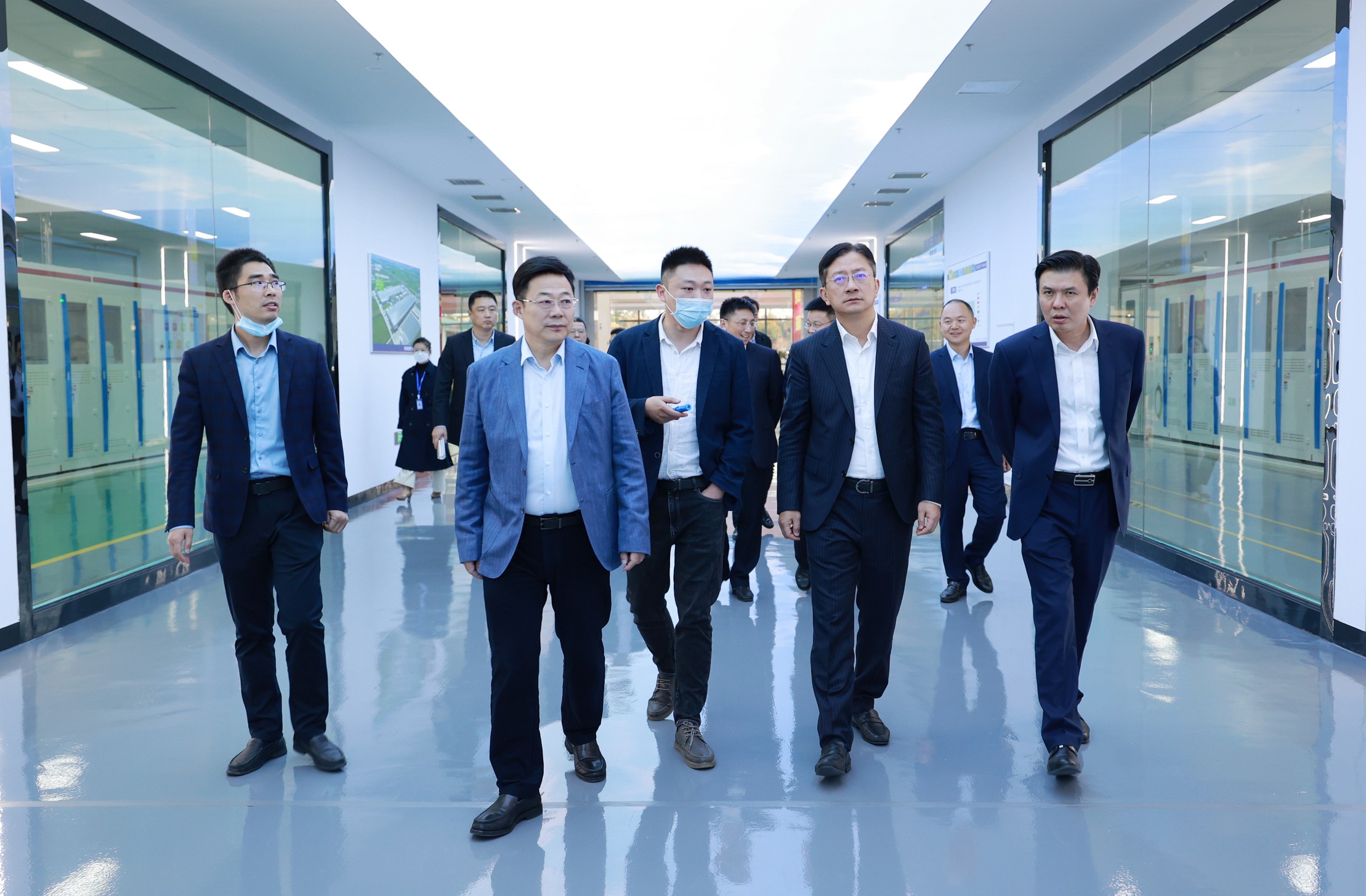 上海银行领导崔庆军到仟彩轩考察调研