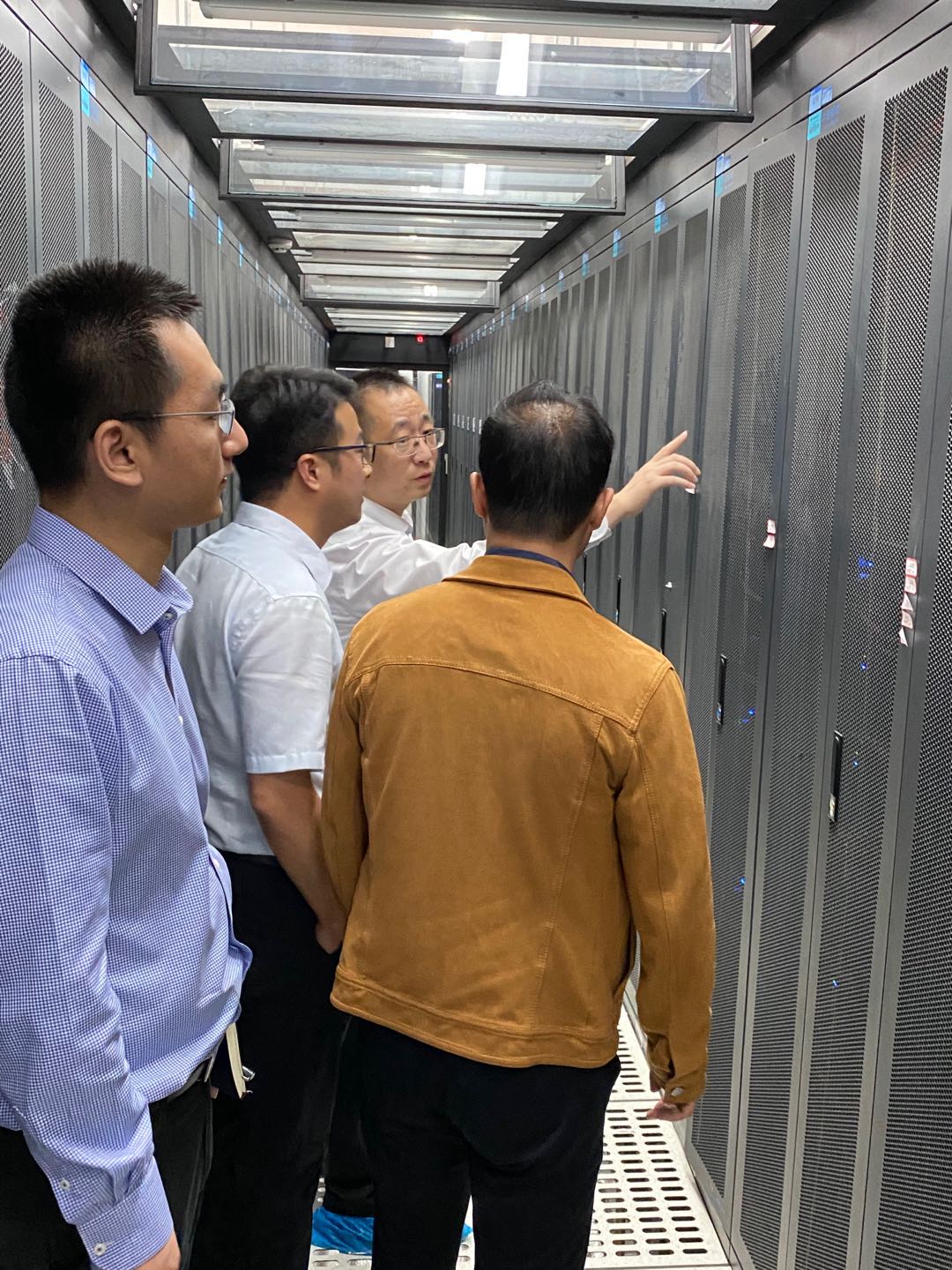 仟彩轩网科组织开展节前安全大检查