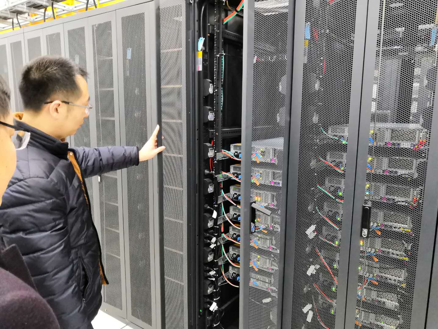 仟彩轩网科组织开展春节前安全检查