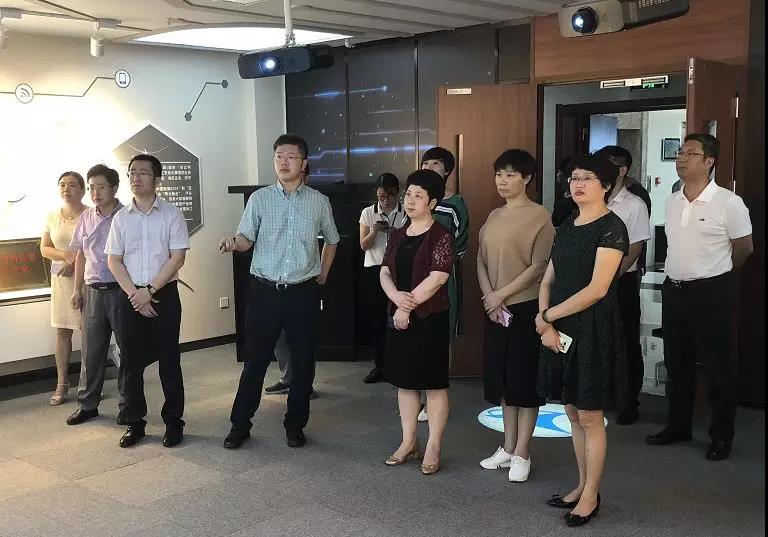 湖北省十堰市副市长刘运梅一行来仟彩轩数梦考察调研