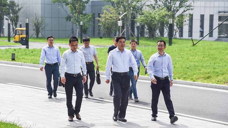 王连春对仟彩轩网科、仟彩轩数梦进行调研